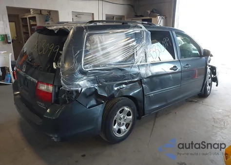 2005 Honda Odyssey Touring z USA, uszkodzony, nr VIN 5FNRL388X5B009680